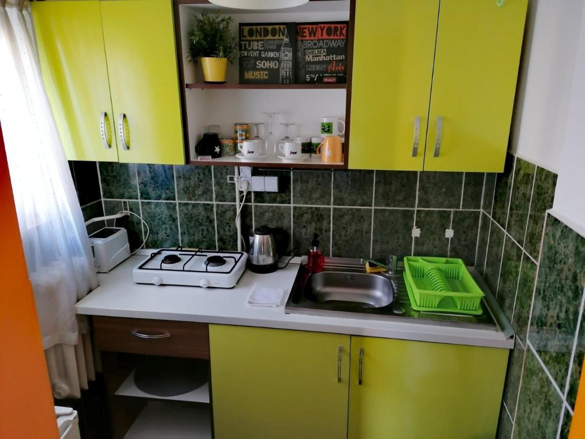 Nexus Happy Apartment Миеркуря Чук Екстериор снимка